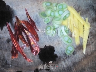 干煸青豆芽的做法步骤：2