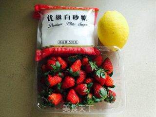 草莓酱的做法步骤：1