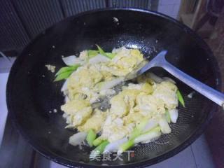 葱爆鸡蛋的做法步骤：6
