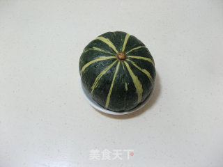 鸡丁什锦南瓜盅的做法步骤：1
