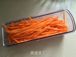 胡萝卜炒牛肉的做法步骤：3