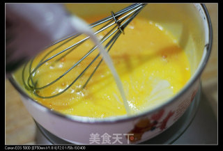 【草莓班戟】不用烤箱的小甜点的做法步骤：3