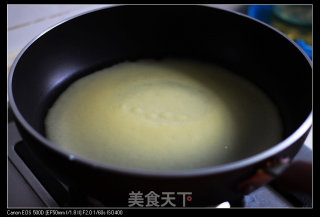 【草莓班戟】不用烤箱的小甜点的做法步骤：9