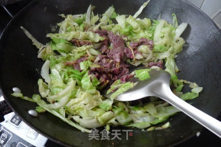包菜丝炒牛肉的做法步骤：6