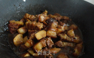杏鲍菇红烧肉的做法步骤：15