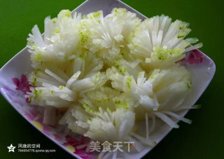 【美食】拈花入口——黄金菊的做法步骤：2