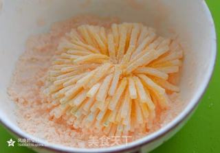 【美食】拈花入口——黄金菊的做法步骤：3