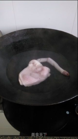 暖心暖胃墨鱼猪肚排骨汤的做法步骤：3