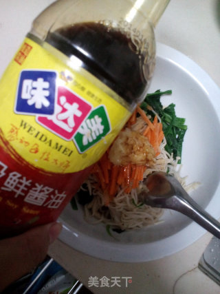 菠菜拌金针菇的做法步骤：7