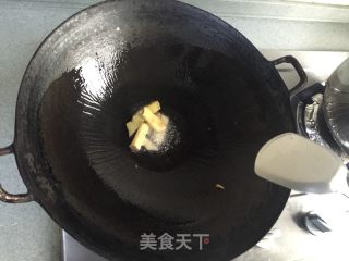 红烧大黄鱼的做法步骤：1