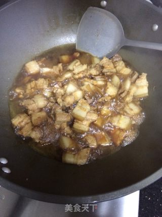 蒜头焖五花肉的做法步骤：5