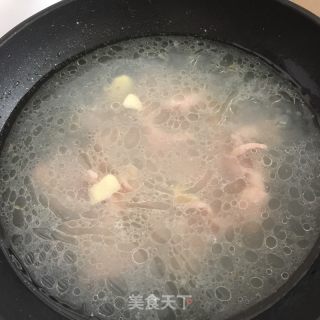 生滚猪肝瘦肉菠菜根汤的做法步骤：6