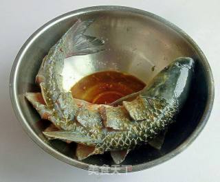 糖醋鱼的做法步骤：2
