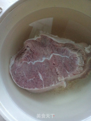 美味牛排的做法步骤：1