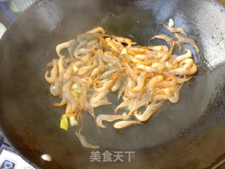 芥兰爆河虾的做法步骤：5
