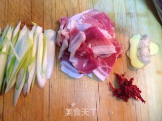 娃娃菜粉条五花肉的做法步骤：4