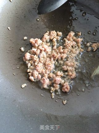 肉末豌豆玉米的做法步骤：2