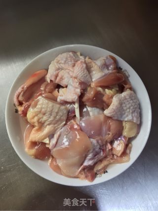 照烧鸡腿的做法步骤：1