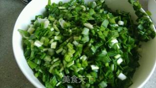 韭菜鸡蛋滋卷的做法步骤：1