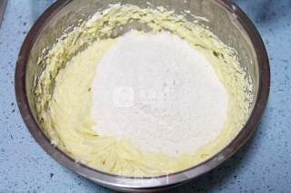 【菠萝花cupcake】：可以养肝的小蛋糕的做法步骤：9