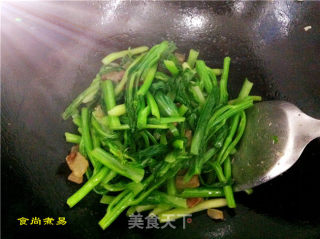 腊肉炒芥菜心的做法步骤：9