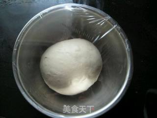 手擀面的做法步骤：1