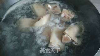 黄豆猪蹄汤的做法步骤：1