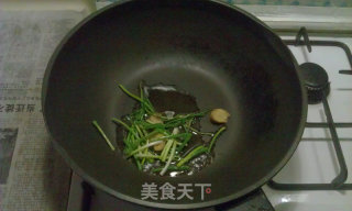 蓝莓焖五花肉的做法步骤：4