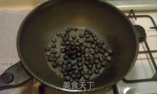 蓝莓焖五花肉的做法步骤：8