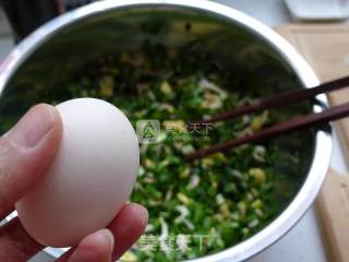 韭菜盒子----初春食韭正当时（附盒子花边的详细包法）的做法步骤：9
