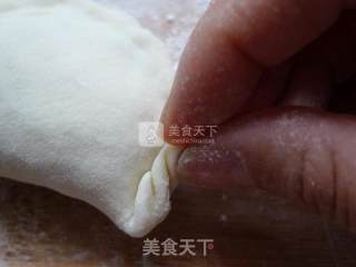 韭菜盒子----初春食韭正当时（附盒子花边的详细包法）的做法步骤：20