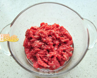 怎样做令人垂涎三尺的山东名吃【烫面千层牛肉饼】的做法步骤：2