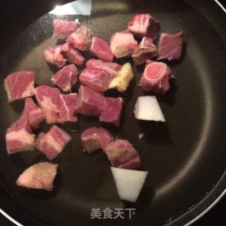 白萝卜炖羊肉的做法步骤：2