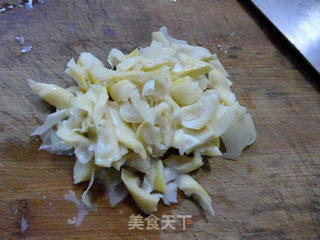 雪菜笋尖炒蚕豆的做法步骤：2