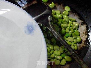 雪菜笋尖炒蚕豆的做法步骤：5