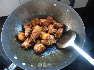 排骨土豆煲的做法步骤：6