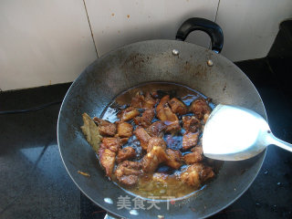 排骨土豆煲的做法步骤：7