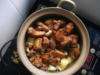 排骨土豆煲的做法步骤：8