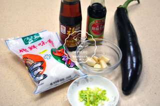 德普烤箱菜谱之烤茄子的做法步骤：1