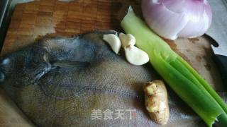 豆酱碟鱼的做法步骤：1