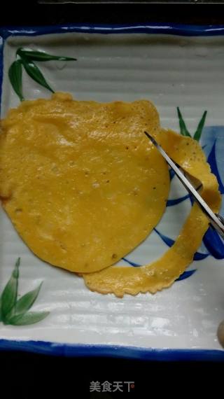 西红柿拌蛋皮玫瑰花的做法步骤：9