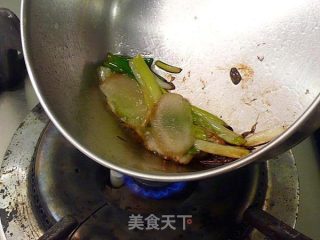 红烧鲑鱼 《 纸包鱼片 1》的做法步骤：2
