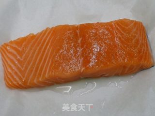 盐葱鲑鱼 《纸包鱼片 3》的做法步骤：1