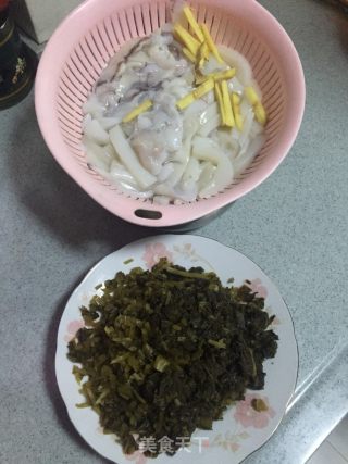 雪菜墨鱼的做法步骤：1