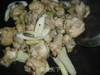 山药烧鸡翅根的做法步骤：5