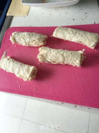 芝士溶岩土司卷的做法步骤：4