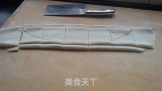 手擀皮爆锅馄饨的做法步骤：4