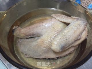 石参鸡汤米线的做法步骤：2