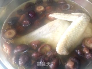 石参鸡汤米线的做法步骤：5