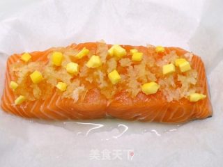 香蒜奶油鲑鱼《纸包鱼片4 》的做法步骤：4